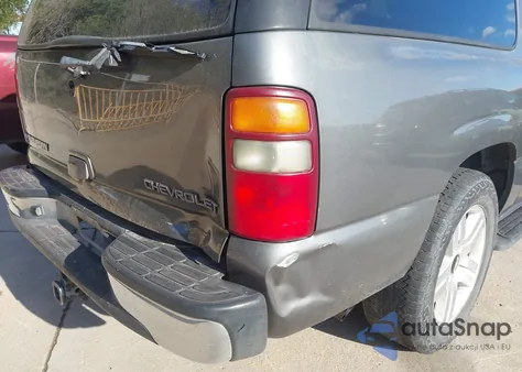 2002 Chevrolet Suburban 1500 Lt из США, поврежденный, VIN 1GNEC16Z72J228266